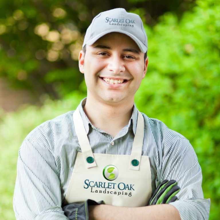Scarlet Oak Employee With Uniform Scarlet Oak Employee With Uniform